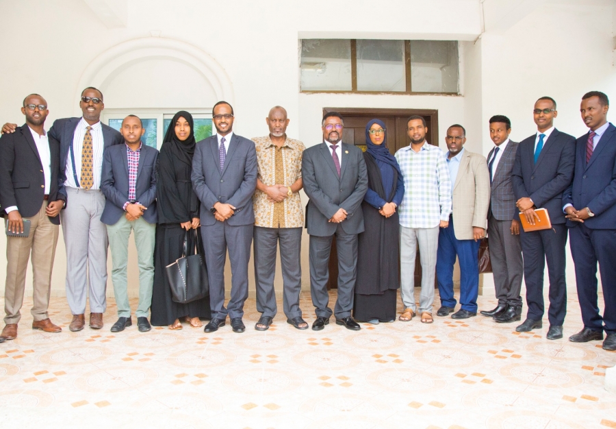 رئيس مجلس الشعب الفدرالي يلتقي مع وزير التخطيط للحكومة الصومالية